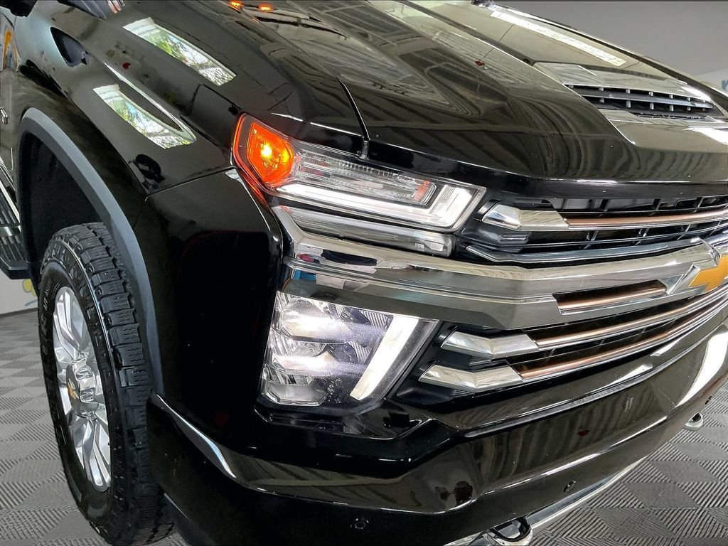 Used 2023 Black Chevrolet High Country image 34