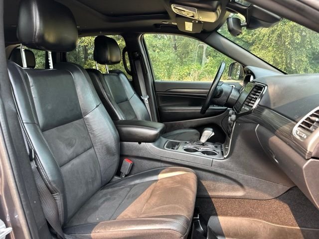 Used 2021 Granite Crystal Metallic Clearcoat Jeep Laredo X image 20