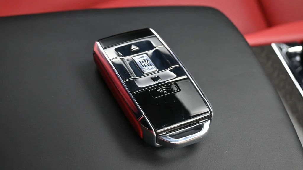 Certified Used 2019 Purple Rolls-Royce  image 15