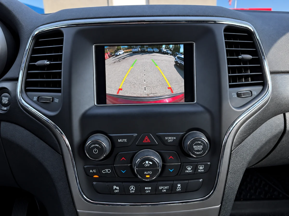 Used 2018 Red Jeep Laredo 4wd image 20