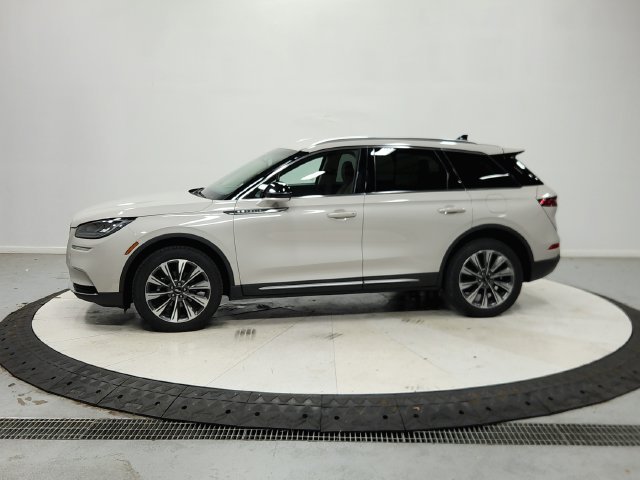 Used 2022 White Lincoln Reserve image 5