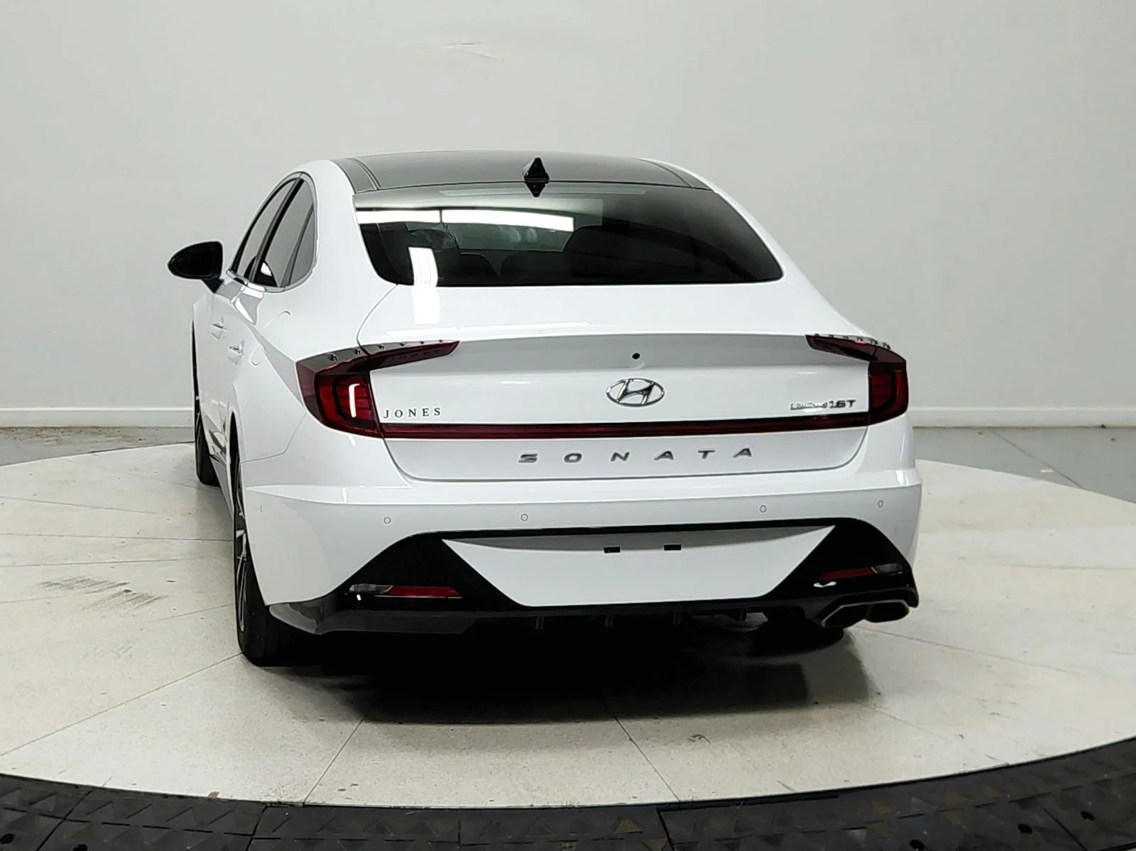 Used 2023 Serenity White Hyundai Limited image 7