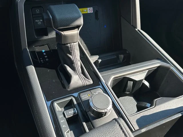 2025 Toyota Tundra Limited - Photo 22
