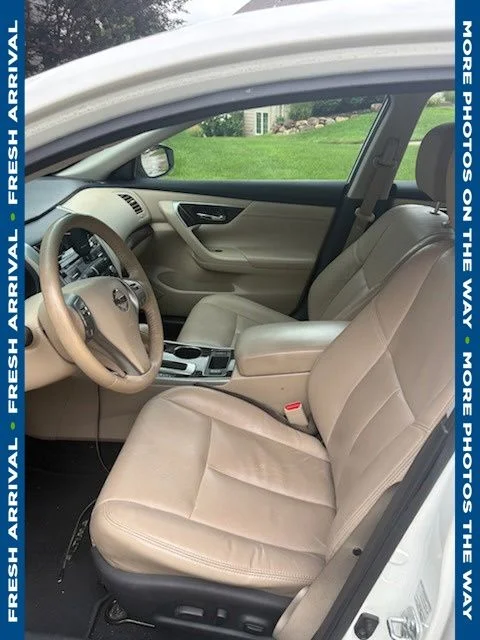 Used 2015 White Nissan 2.5 SL image 2
