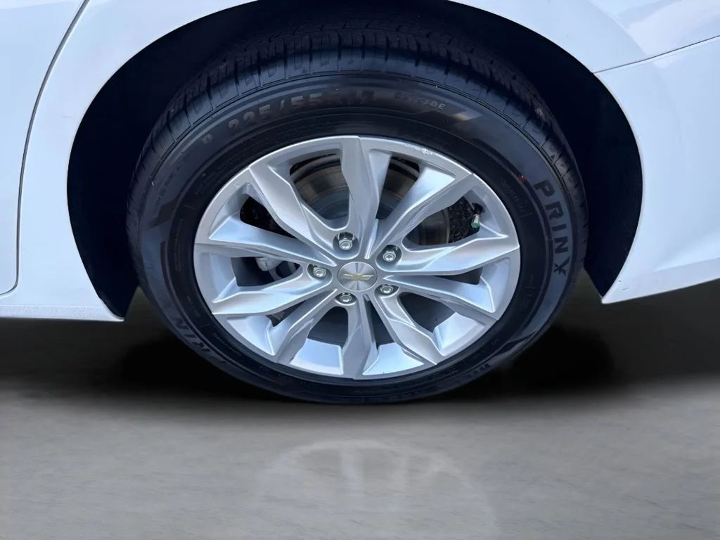 Used 2020 Summit White Chevrolet LT image 34
