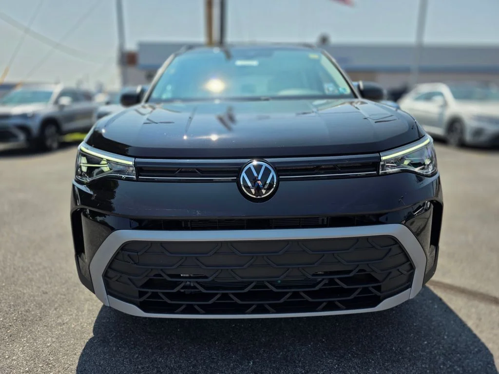 New 2026 Deep Black Pearl Volkswagen 1.5T S image 4