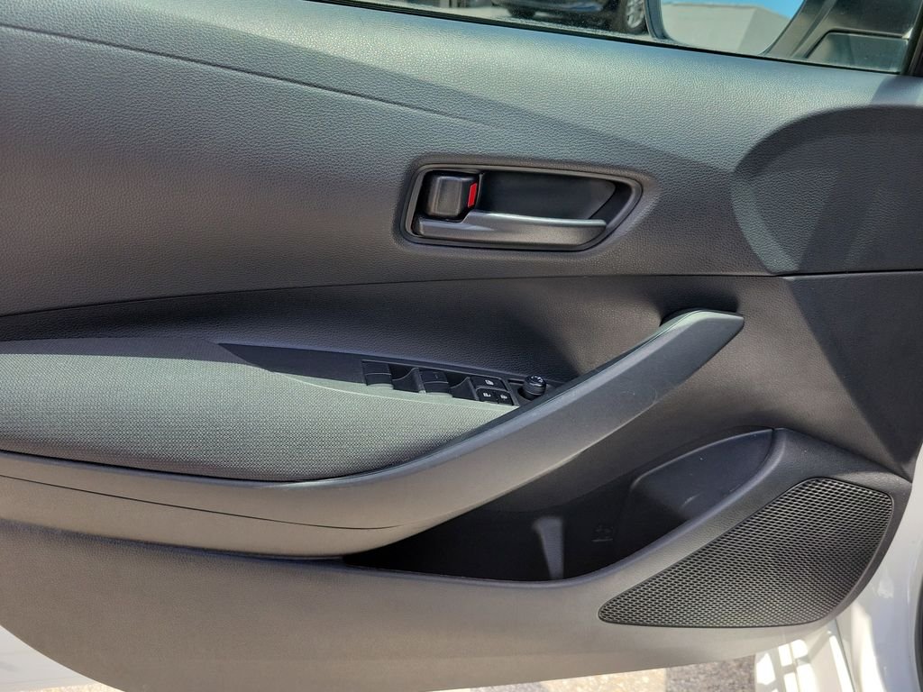 Used 2023 White Toyota LE image 18