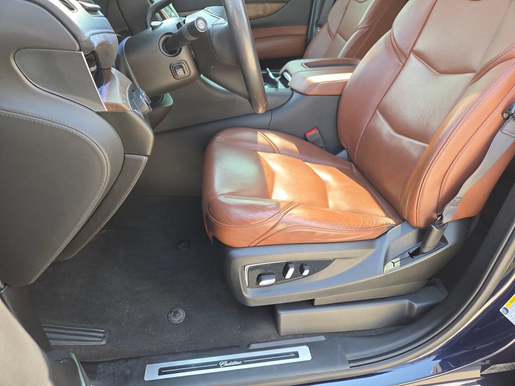 Used 2020 Dark Adriatic Blue Metallic Cadillac Premium Luxury image 9