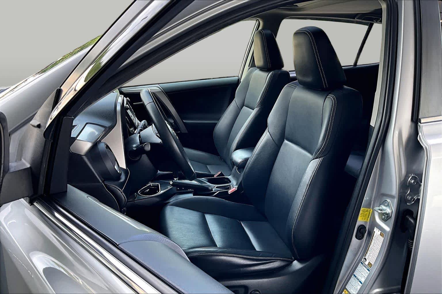 Used 2017 Silver Sky Metallic Toyota Limited image 9