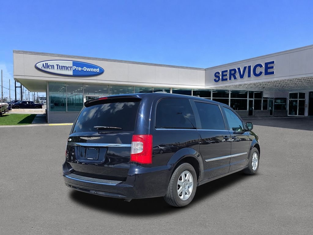 2011 Chrysler Town & Country Touring - Photo 8