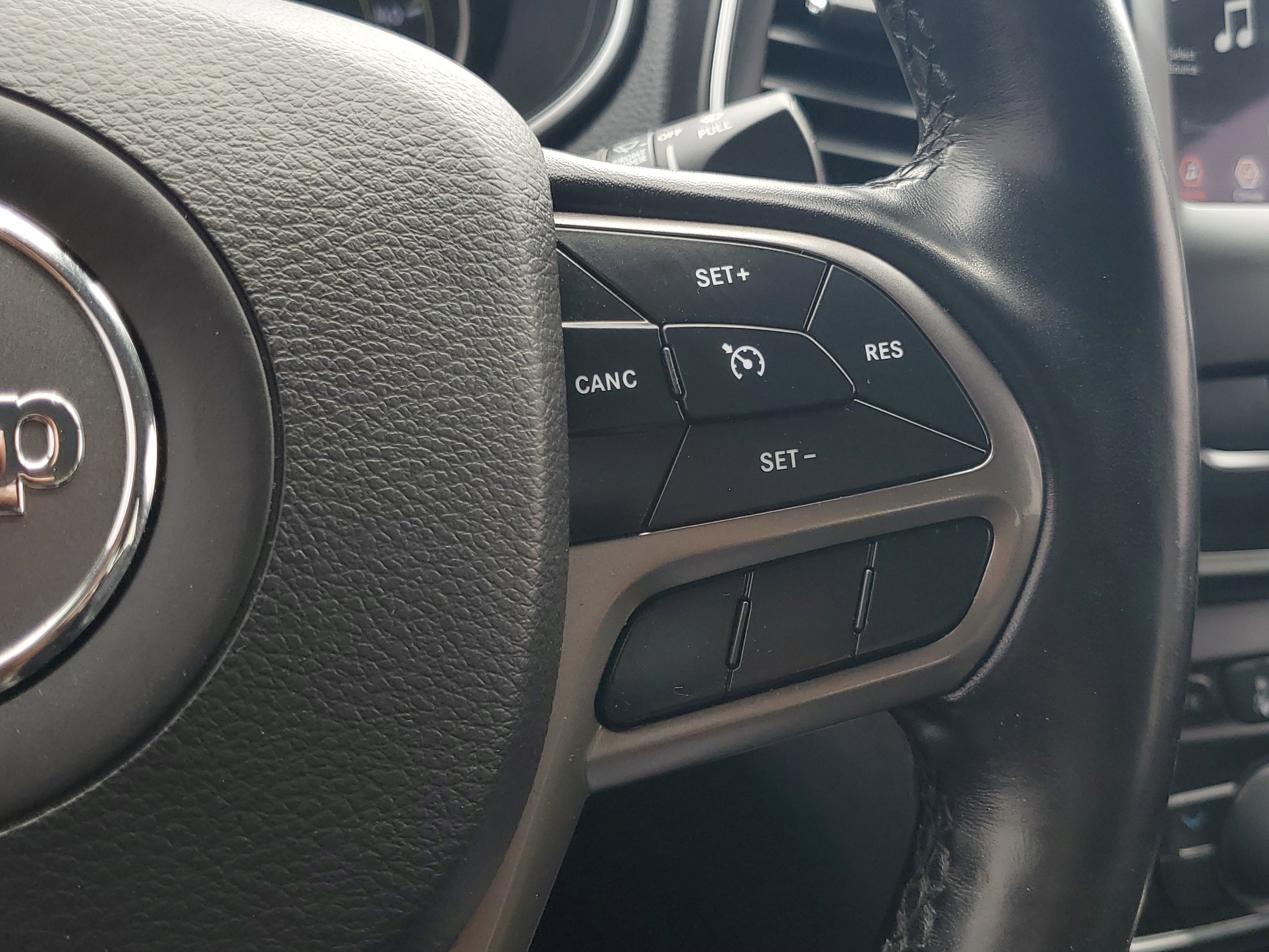Used 2020 Diamond Black Crystal Pearlcoat Jeep Latitude Plus image 21