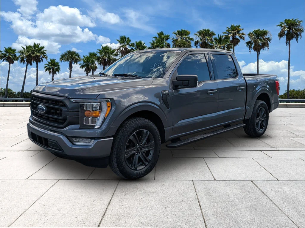 Used 2023 Carbonized Gray Metallic Ford XLT image 4