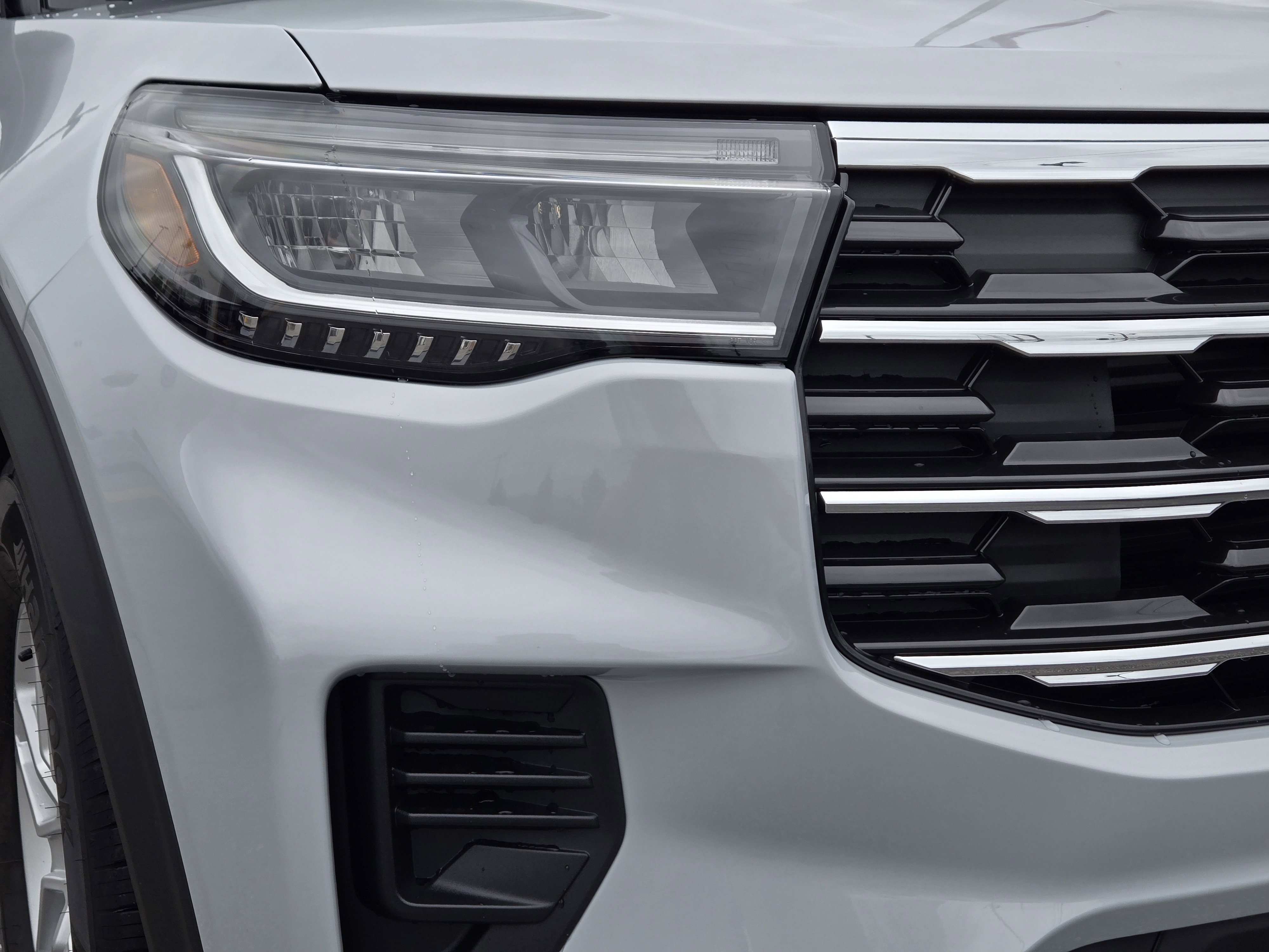 New 2026 Space White Metallic FORD Active image 4