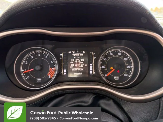 Used 2015 Gray Jeep Latitude image 15