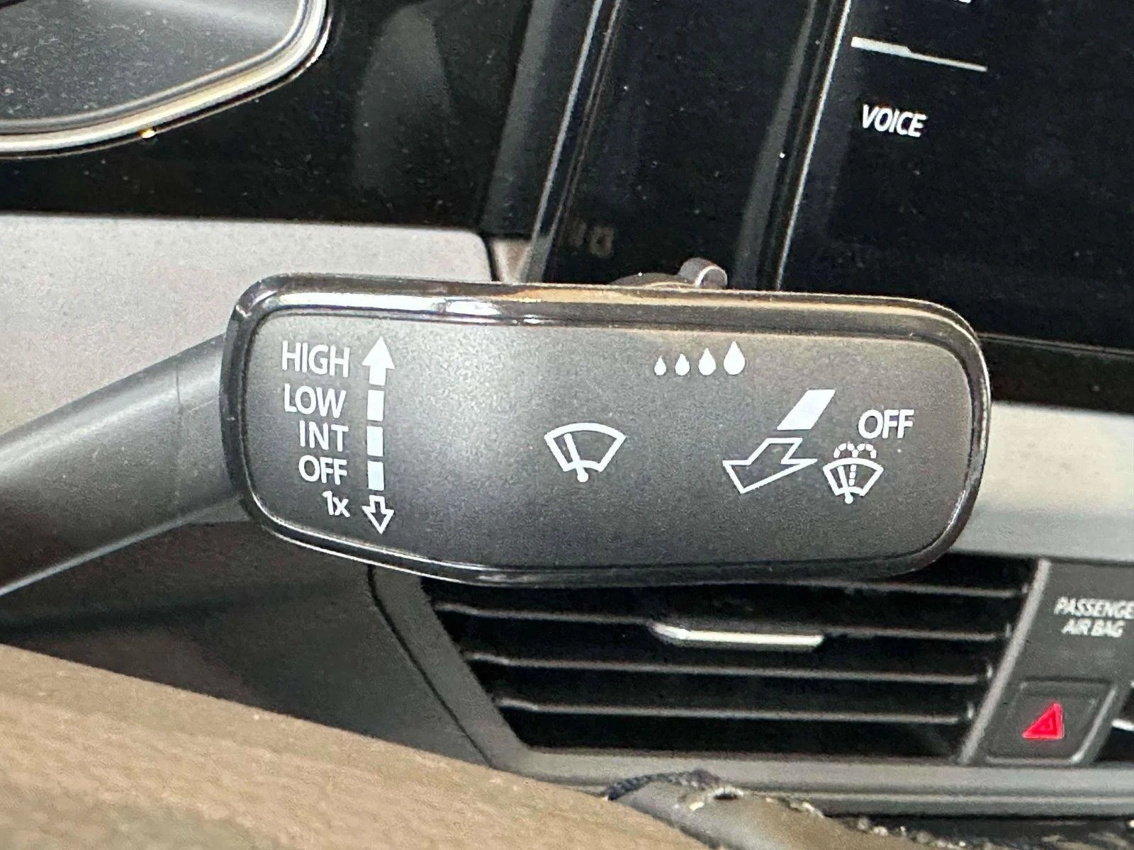 2025 Volkswagen Jetta SE - Photo 21