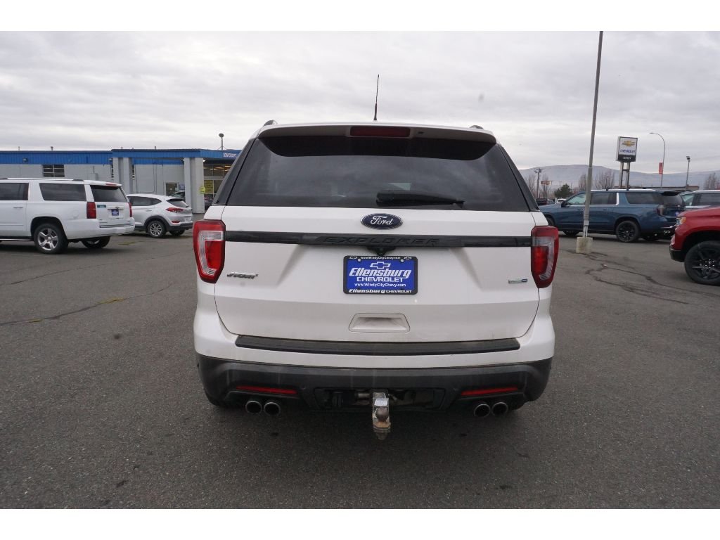 2018 Ford Explorer Sport photo 3