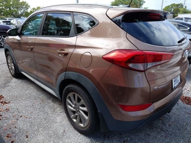 Used 2017 Beige Hyundai SE image 4