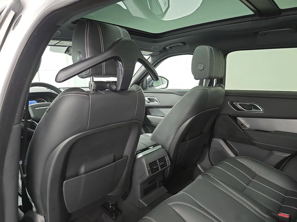 Used 2022  Land Rover P250 R-Dynamic S image 27