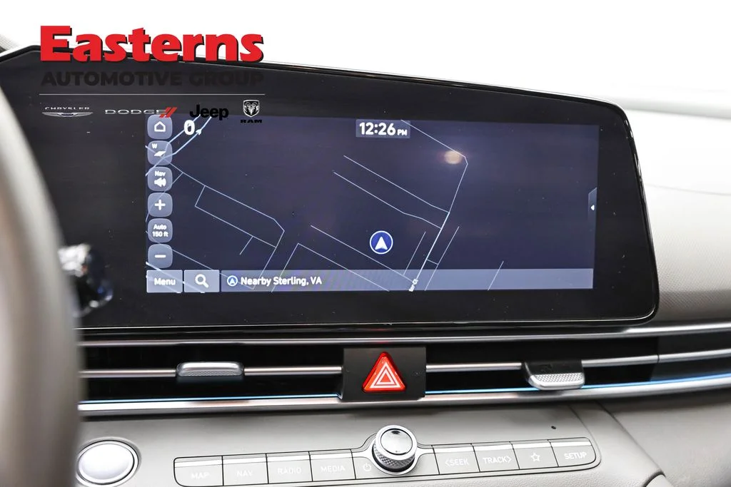 Used 2025 Gray Hyundai SEL Convenience image 17