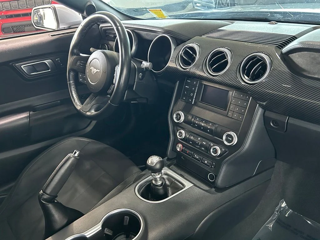 Used 2023 Silver Metallic Ford GT image 38