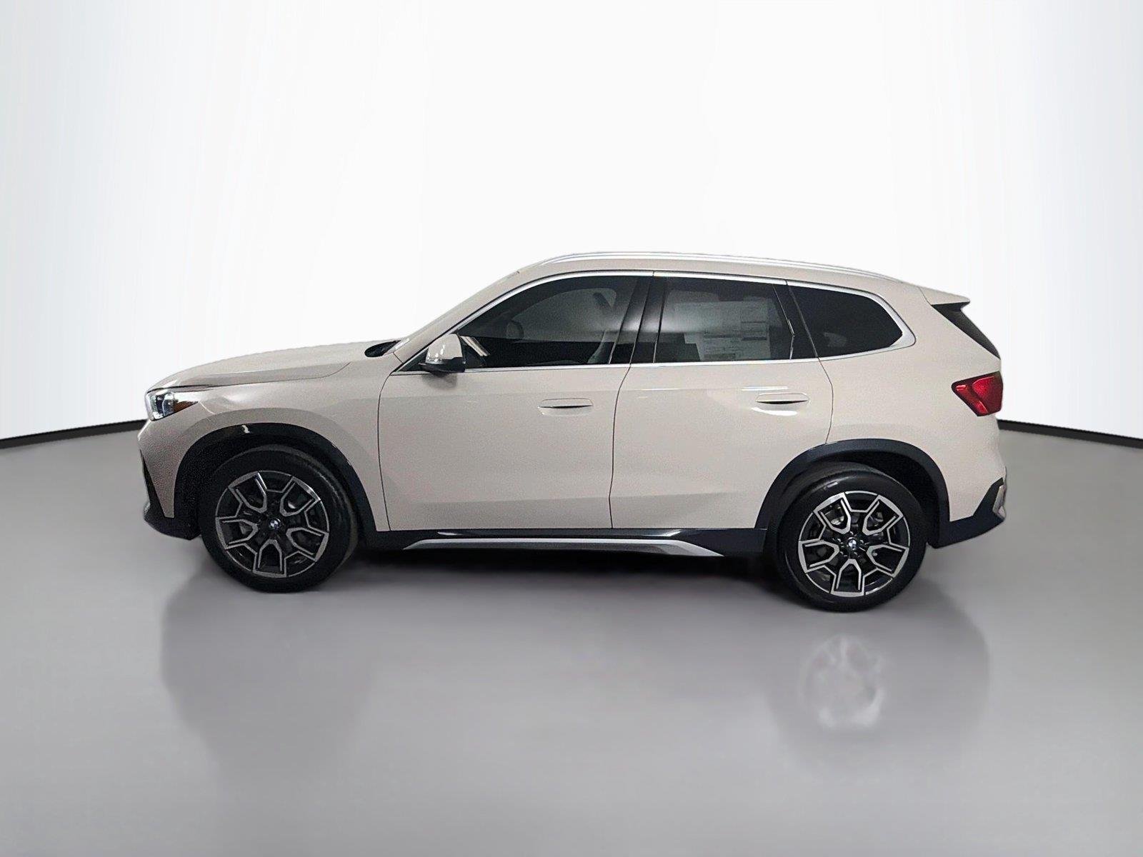 New 2026 Dune Grey Metallic BMW xDrive28i image 8