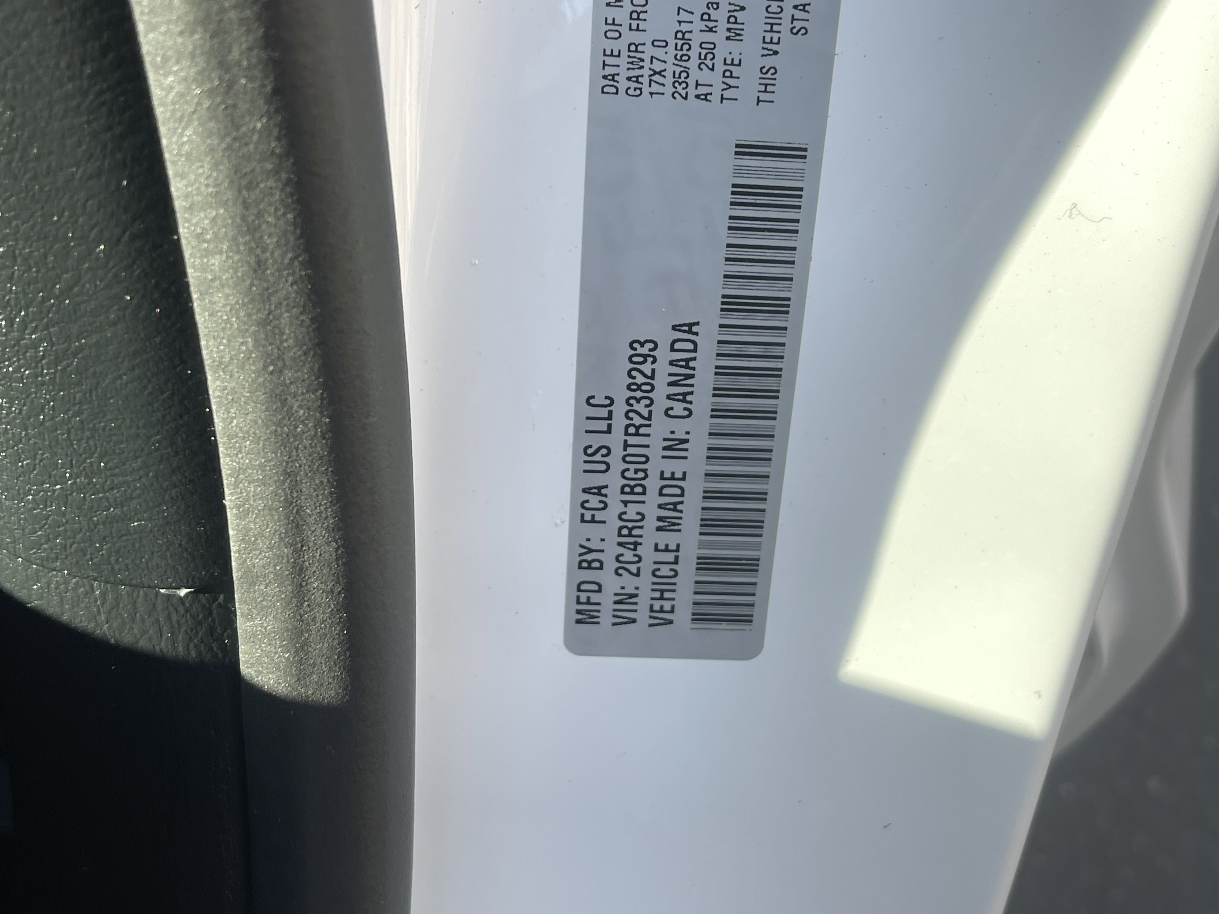 New 2026 Bright White Clear-Coat Exterior Paint Chrysler Select image 42