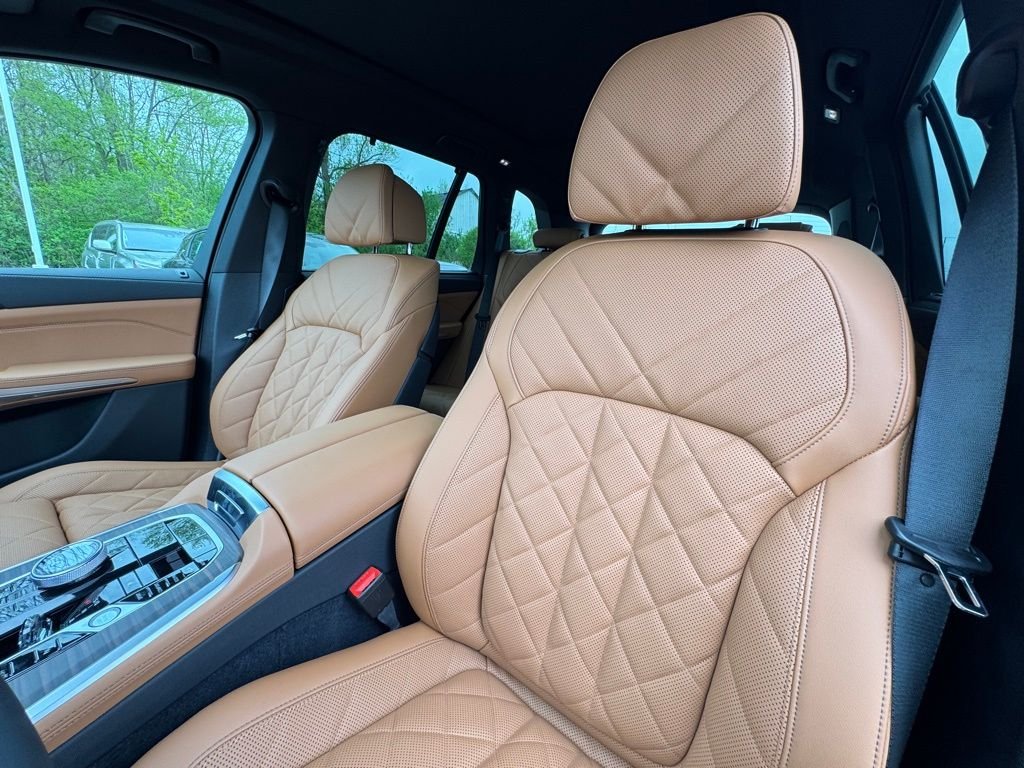 Used 2026 Green BMW M60i image 18