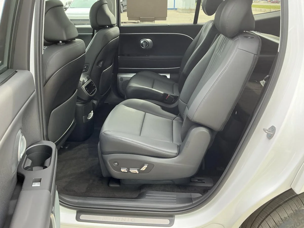 New 2026 White Hyundai Preferred image 36