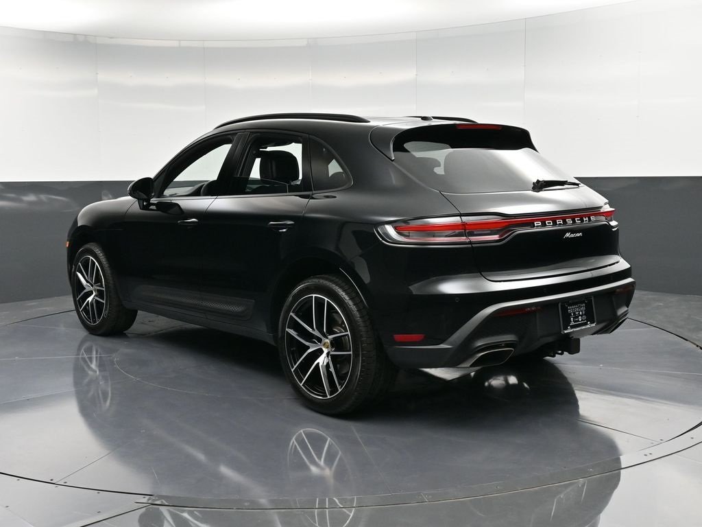 2025 Porsche Macan T photo 2