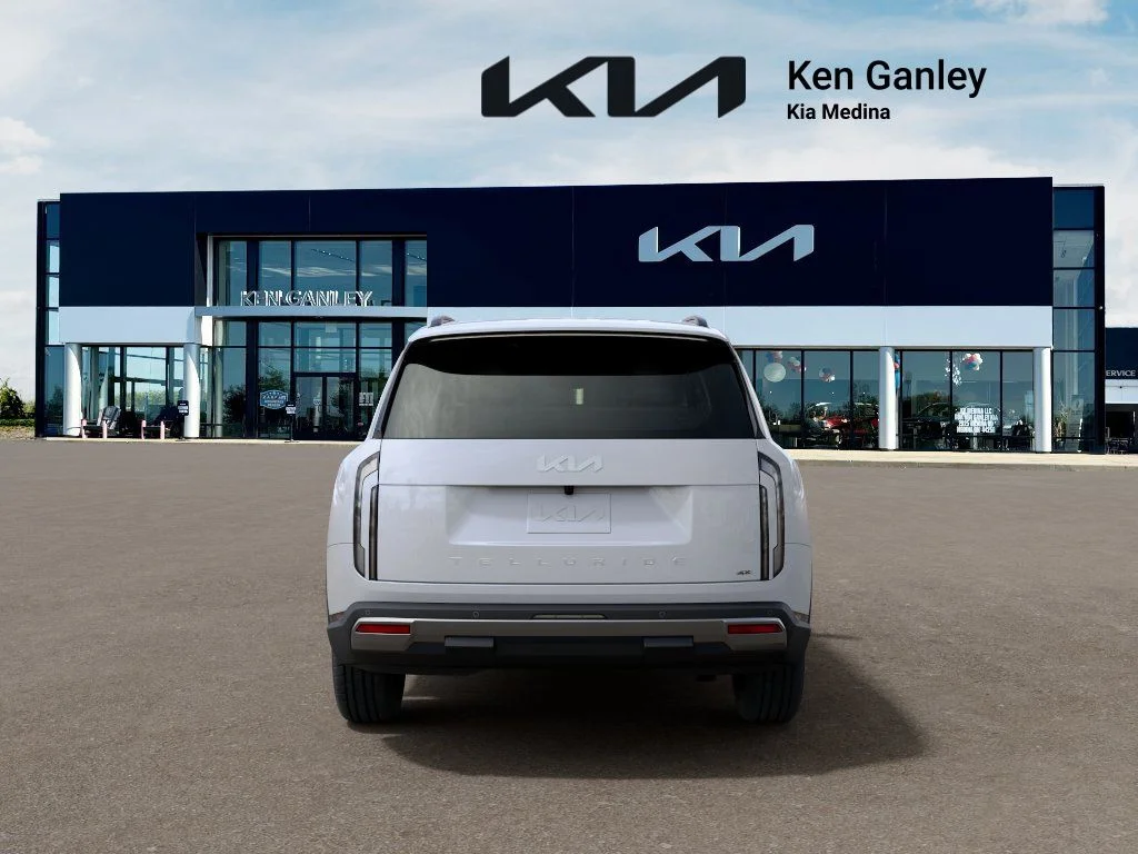 New 2027 Glacial White Pearl Kia S image 5