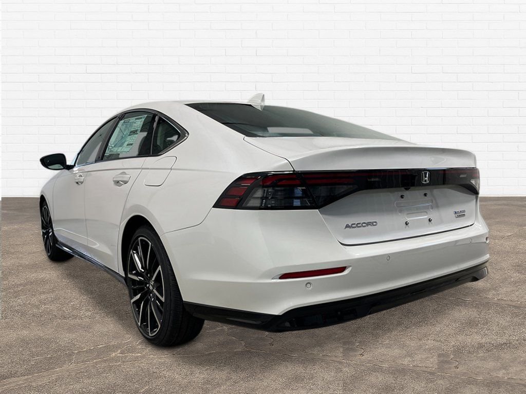 New 2026 Platinum White Pearl Honda Touring image 4