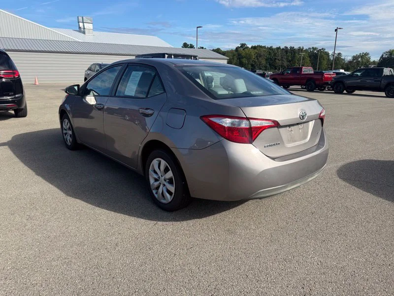 Used 2015 Brown Toyota LE image 15