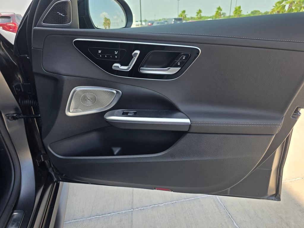 New 2026 MANUFAKTUR exclusive graphite grey magno Mercedes-Benz C 300 image 17