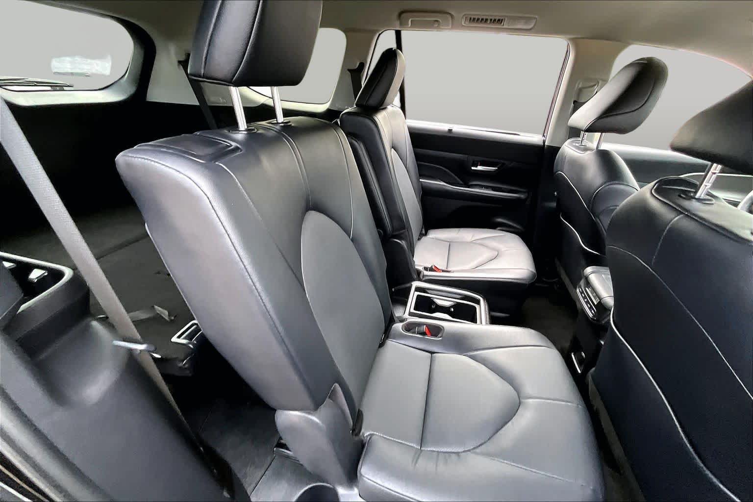 Used 2025 Midnight Black Metallic Toyota XLE image 17