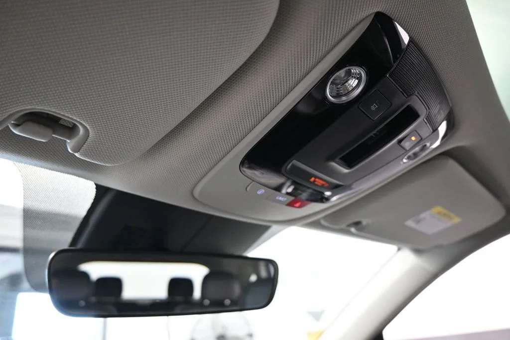 Used 2022 Glacial White Pearl Kia EX image 26