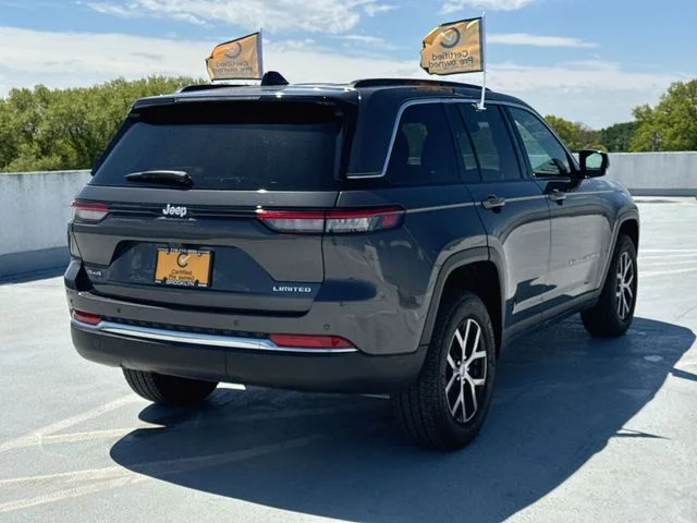 Used 2024 Gray Jeep Limited image 7