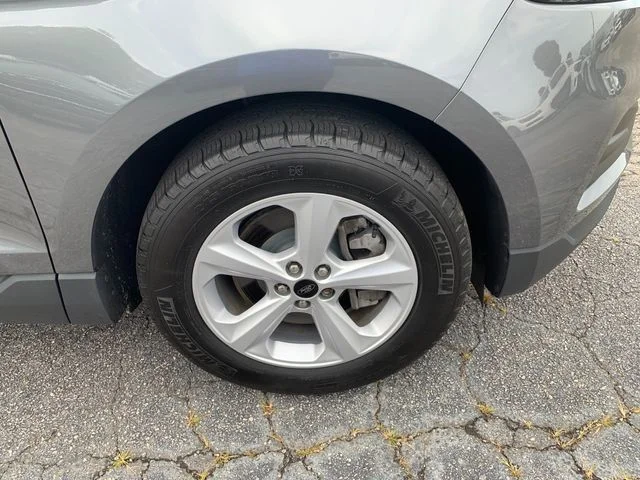 Used 2024 Gray Ford SE image 38