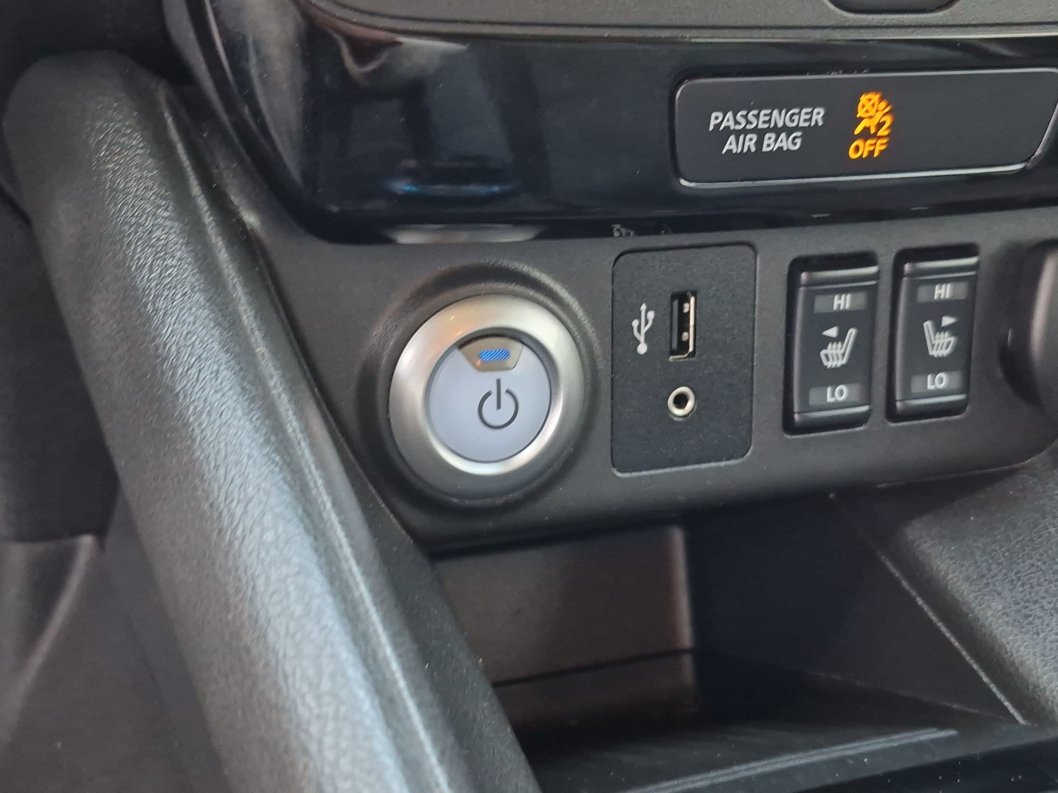 Used 2018 Deep Blue Pearl Nissan SL image 19