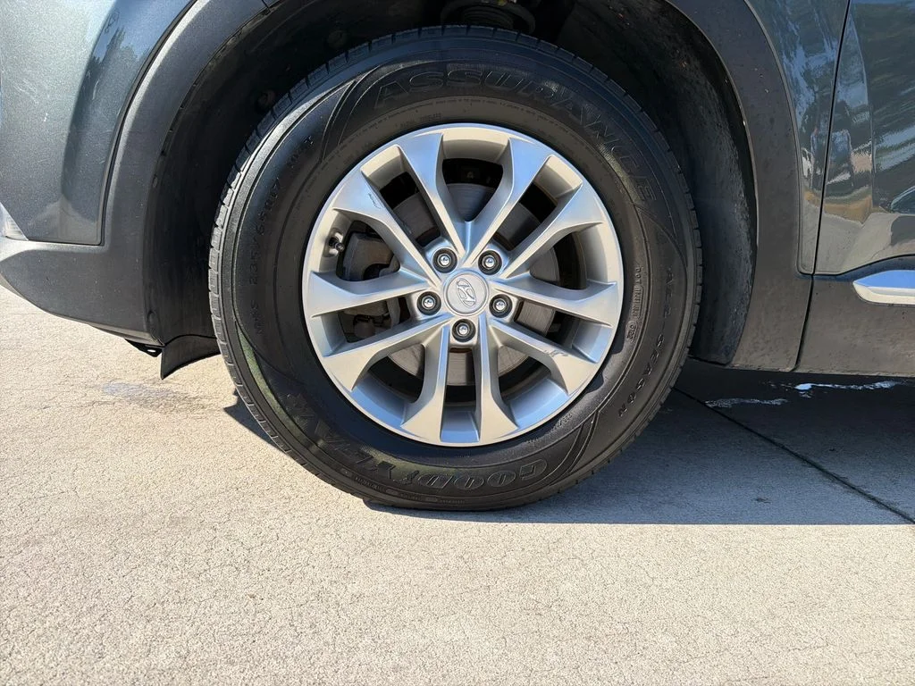 Used 2019 Green Hyundai SEL image 11