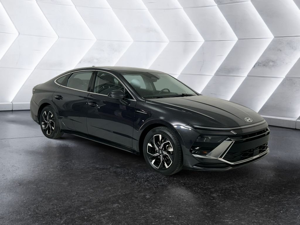 Used 2024 Blue Hyundai SEL image 1