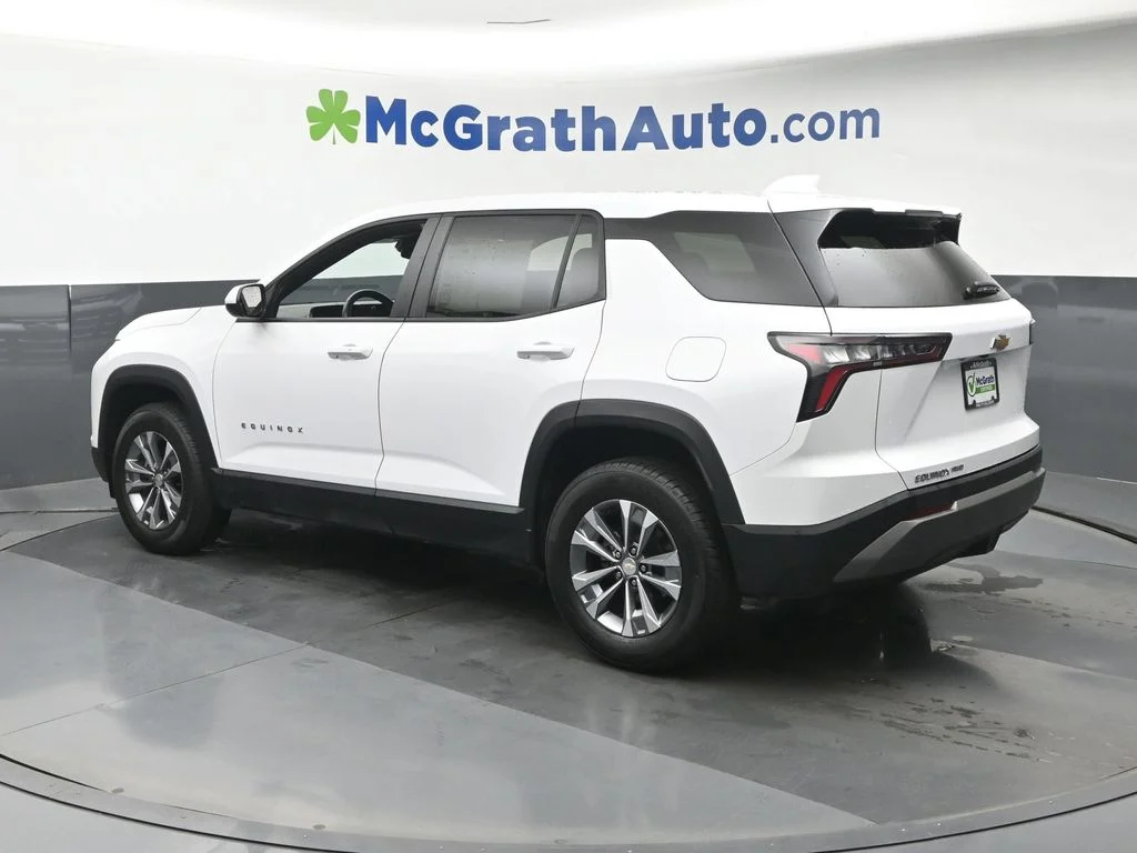 Used 2025 White Chevrolet LT image 25