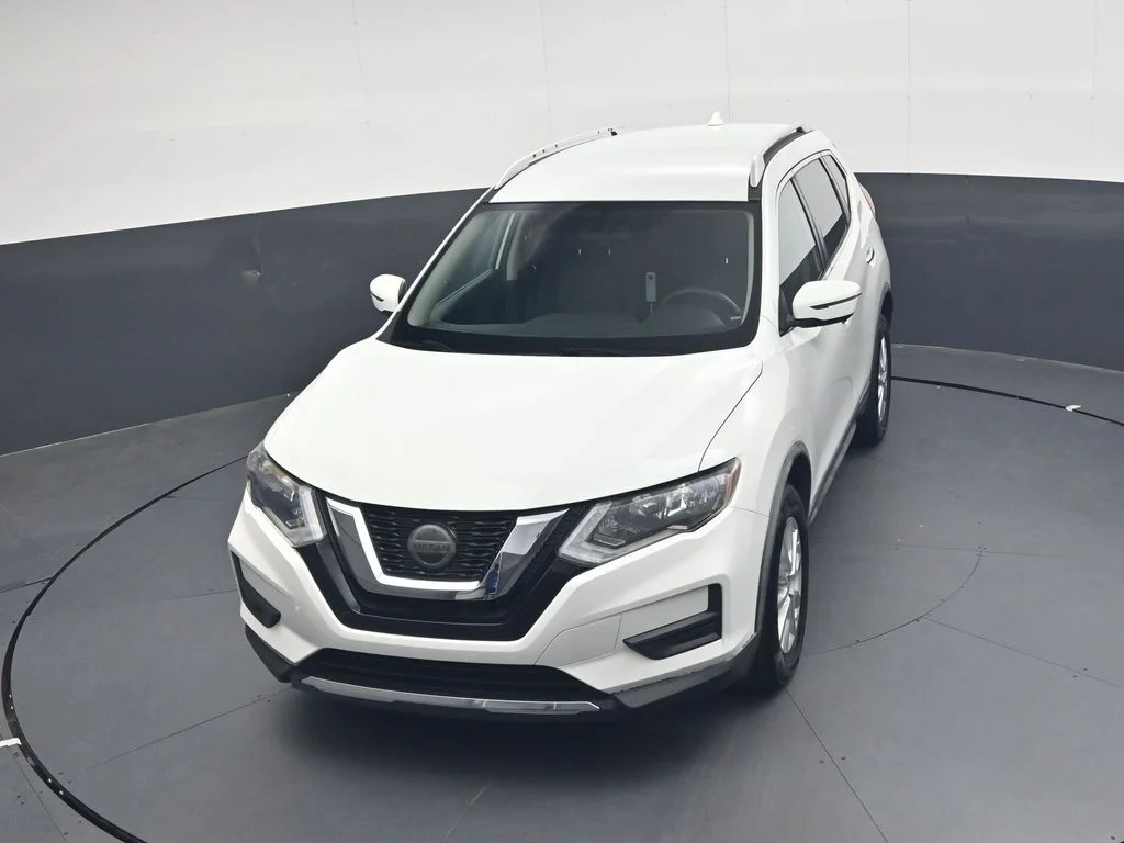 Used 2018 Glacier White Nissan SV image 17