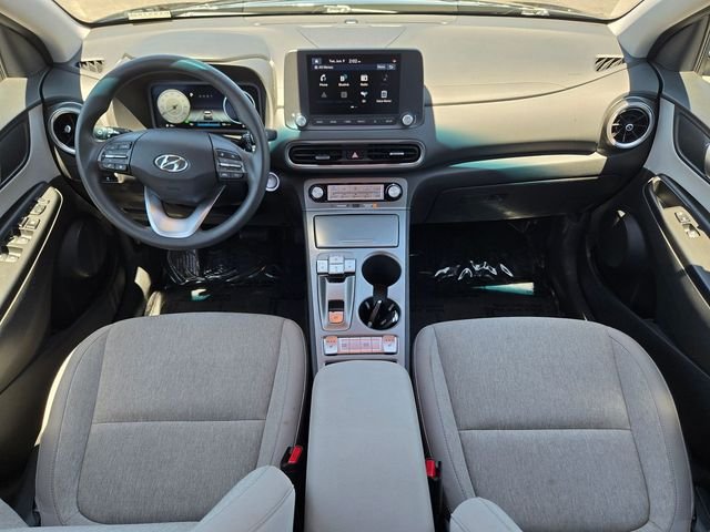 Used 2023 Black Hyundai SE image 8