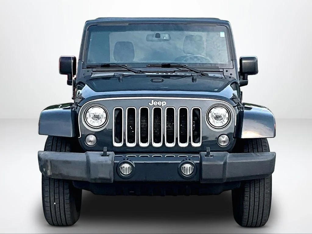 Used 2017 Black Jeep Sahara image 4