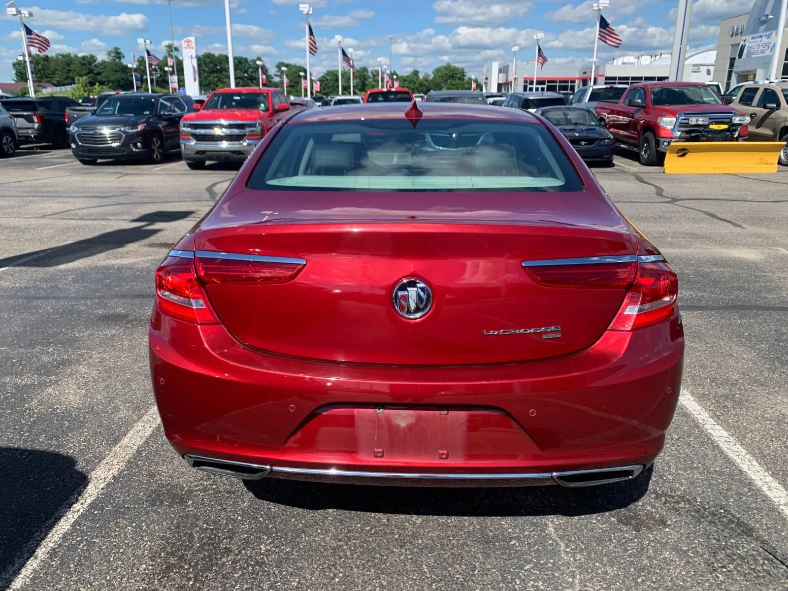 Used 2019 RED QUARTZ TINTCOAT Buick Essence image 4