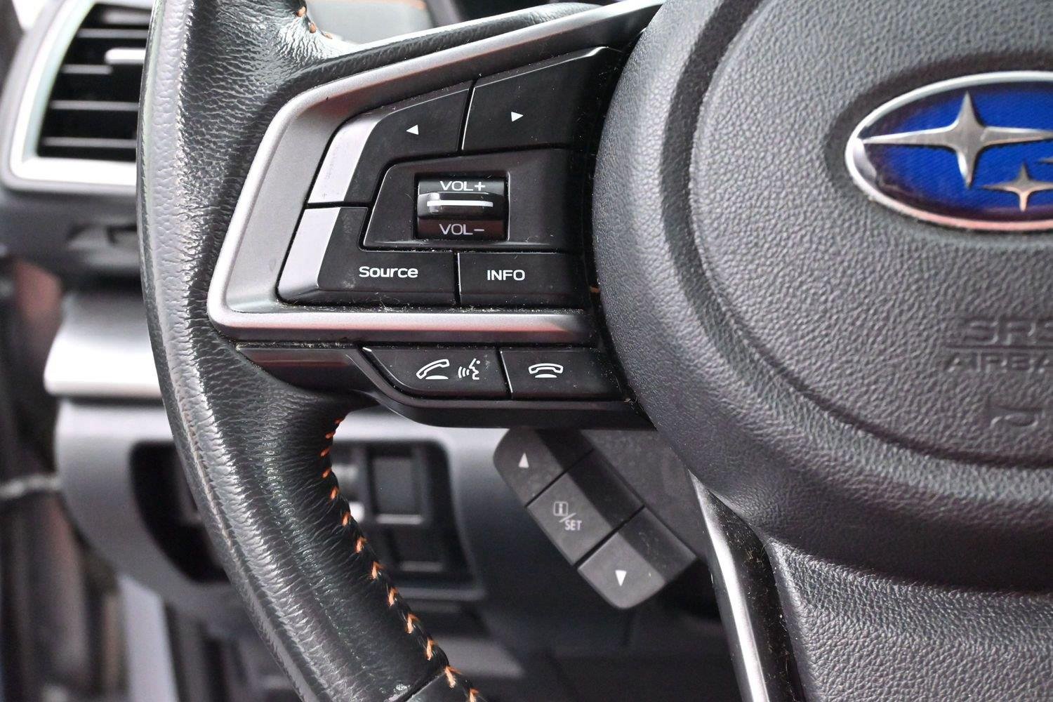 Used 2018 Ice Silver Metallic Subaru Limited image 17