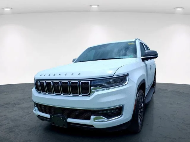 Used 2024 White Jeep Base image 4