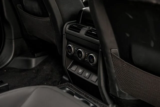 2025 Land Rover Defender V8 - Photo 47