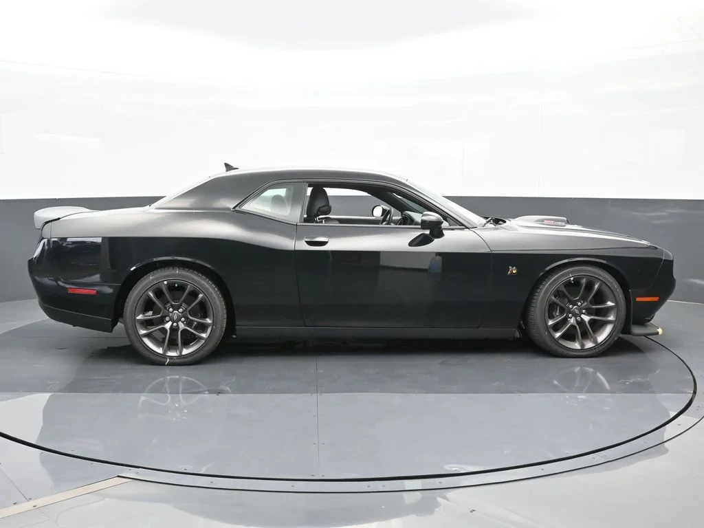 Used 2022 Pitch Black Clearcoat Dodge R/T Scat Pack image 6