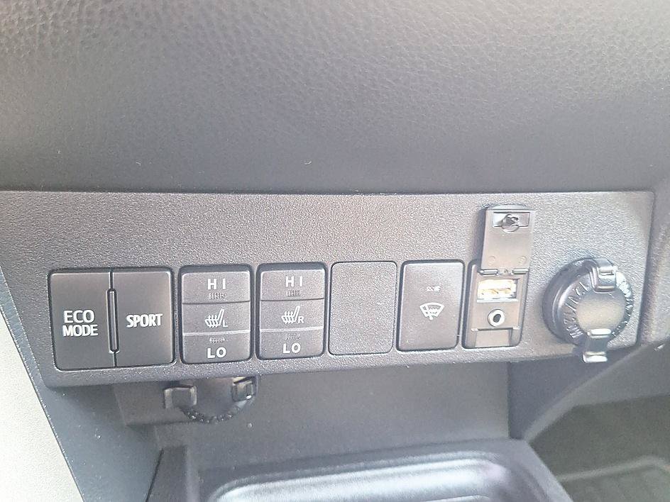 Used 2018 Magnetic Gray Metallic Toyota Adventure image 31